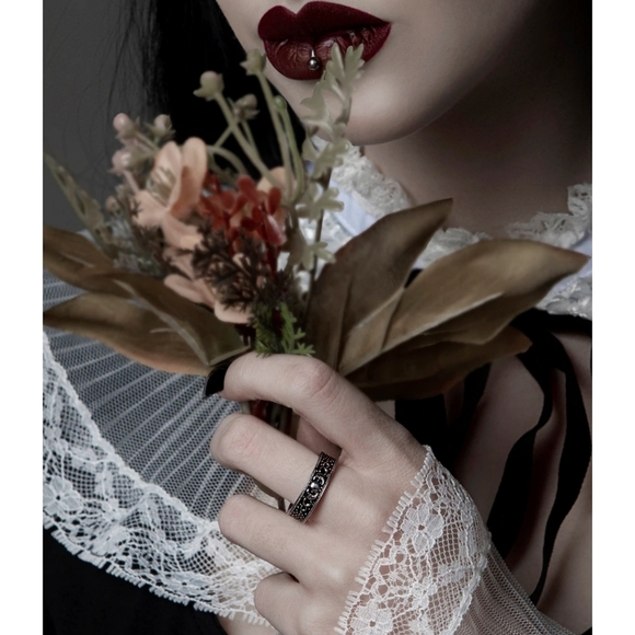 🆕️🆑️ ROGUE + WOLF VICTORIAN RING | MoonChild Inscribed Inside Antique Finish 6 - Picture 2 of 15